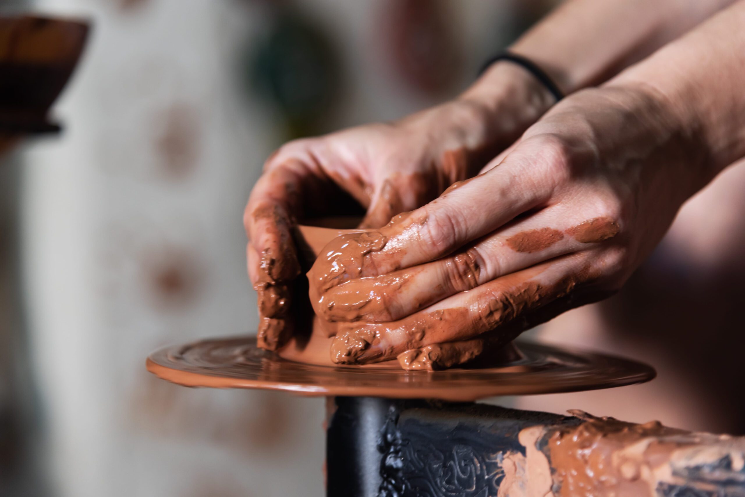 Wheel Throwing vs. Handbuilding: Choosing Your First Clay Making Workshop